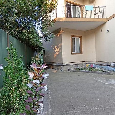 Guest House Karla Kobuleti Bagian luar foto