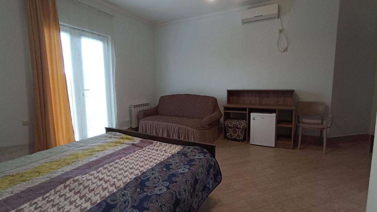 Guest House Karla Kobuleti Bagian luar foto