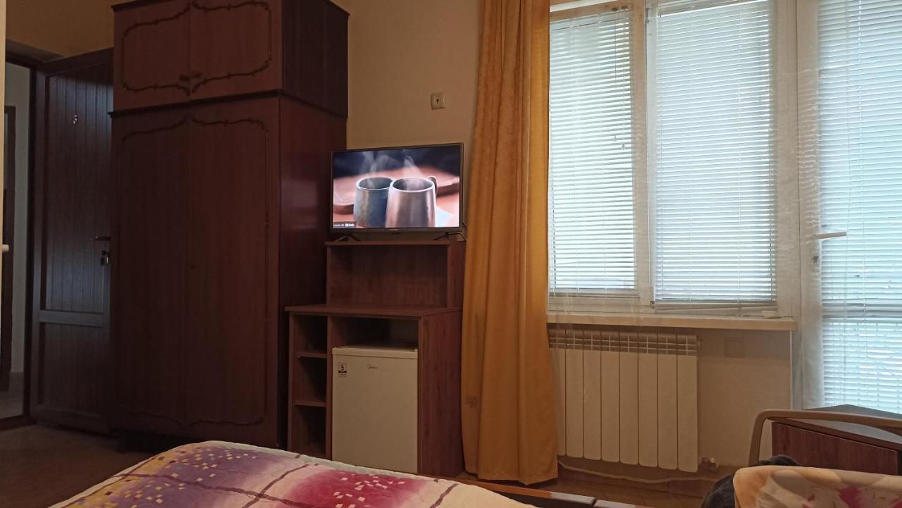 Guest House Karla Kobuleti Bagian luar foto