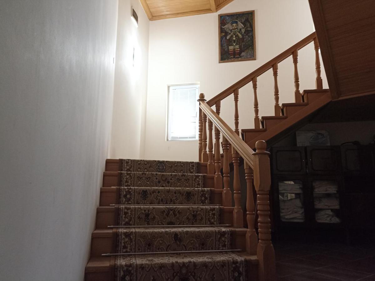 Guest House Karla Kobuleti Bagian luar foto