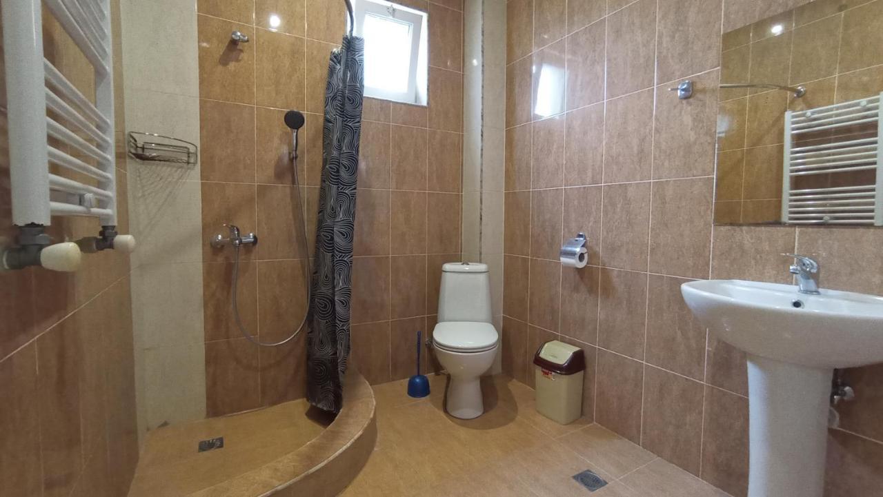 Guest House Karla Kobuleti Bagian luar foto