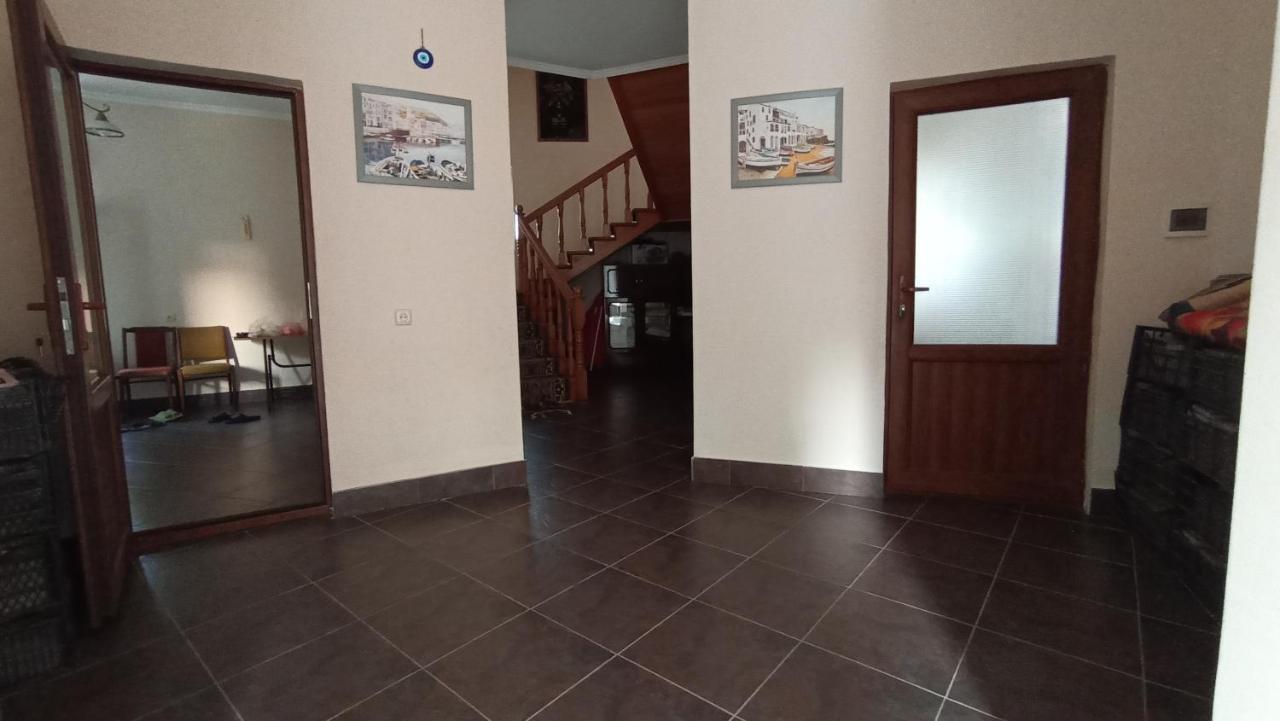 Guest House Karla Kobuleti Bagian luar foto